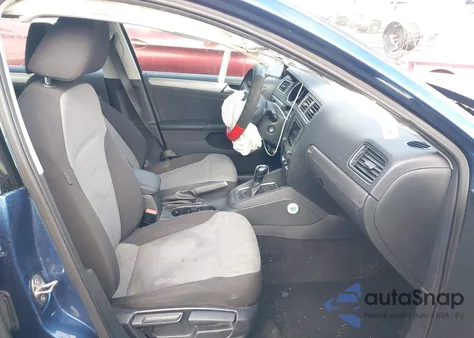 2017 Volkswagen Jetta 1.4T S z USA, uszkodzony, nr VIN 3VW2B7AJ5HM275307